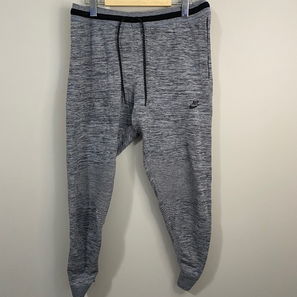 Nike Men's Gray Jogger Sweatpants Size Medium